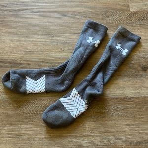 Under Armor Grey & White High Athletic Socks Size Large